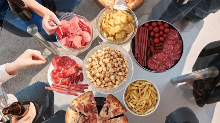 《2025美食饮品行业种草洞察数据报告》：关于美食大家都在聊什么？