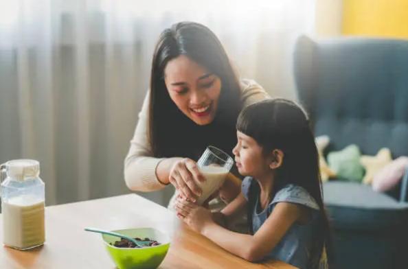《2025乳制品消费者行为观察》：谁是核心增长消费群？