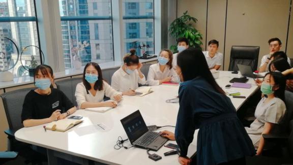 社区团购有何新招？看它月入数百万、爆红300+小区！